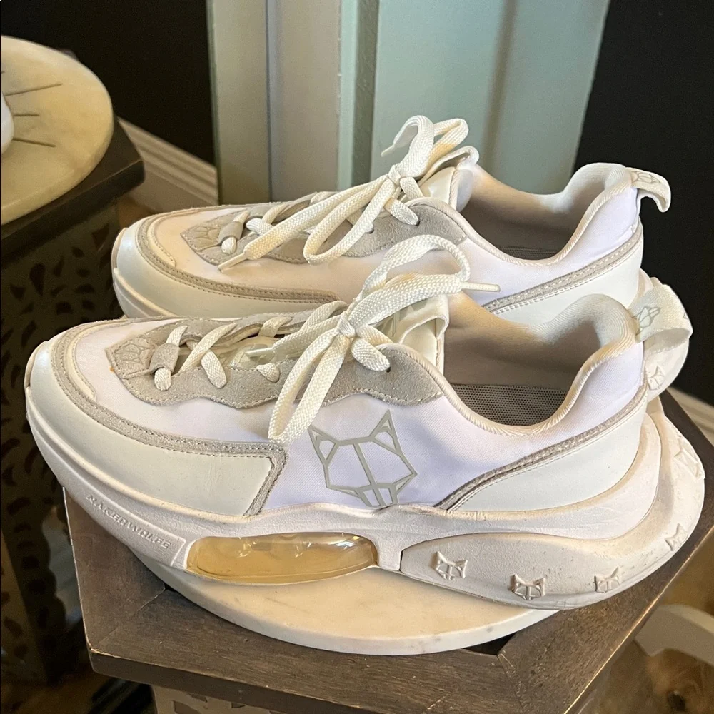 🛑 1 hour sale. Naked Wolfe, size 9, Turbo Casual White Sneakers w/ Wolf logo - Picture 4 of 11
